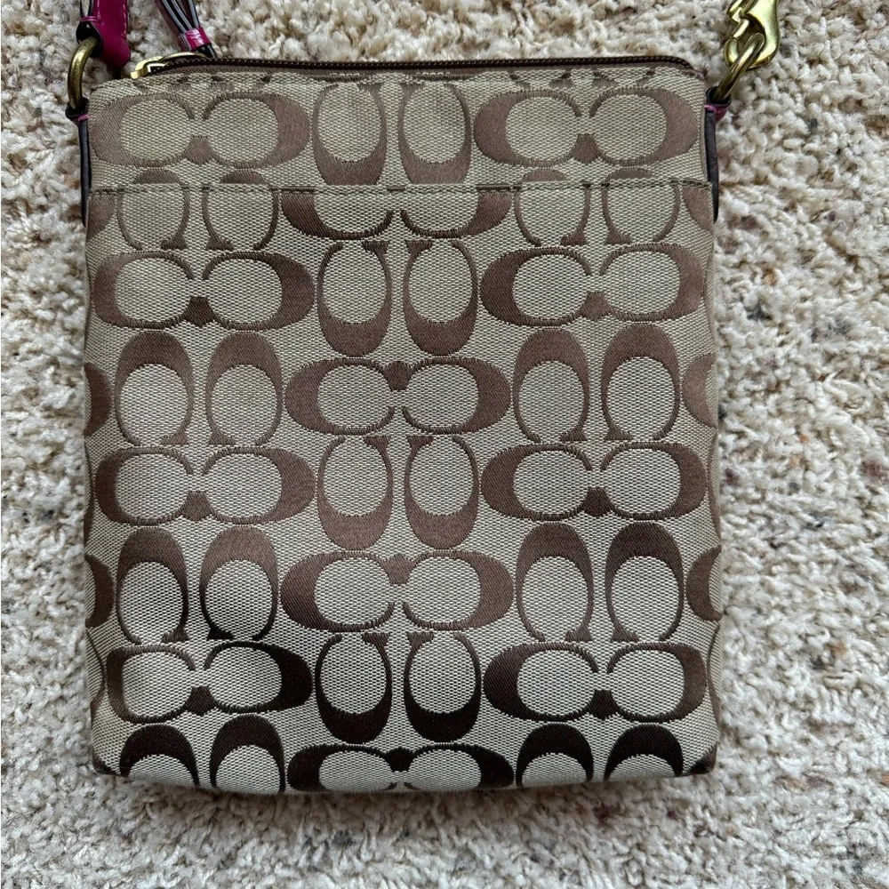 Coach Monogram crossbody - Picture 4 of 8
